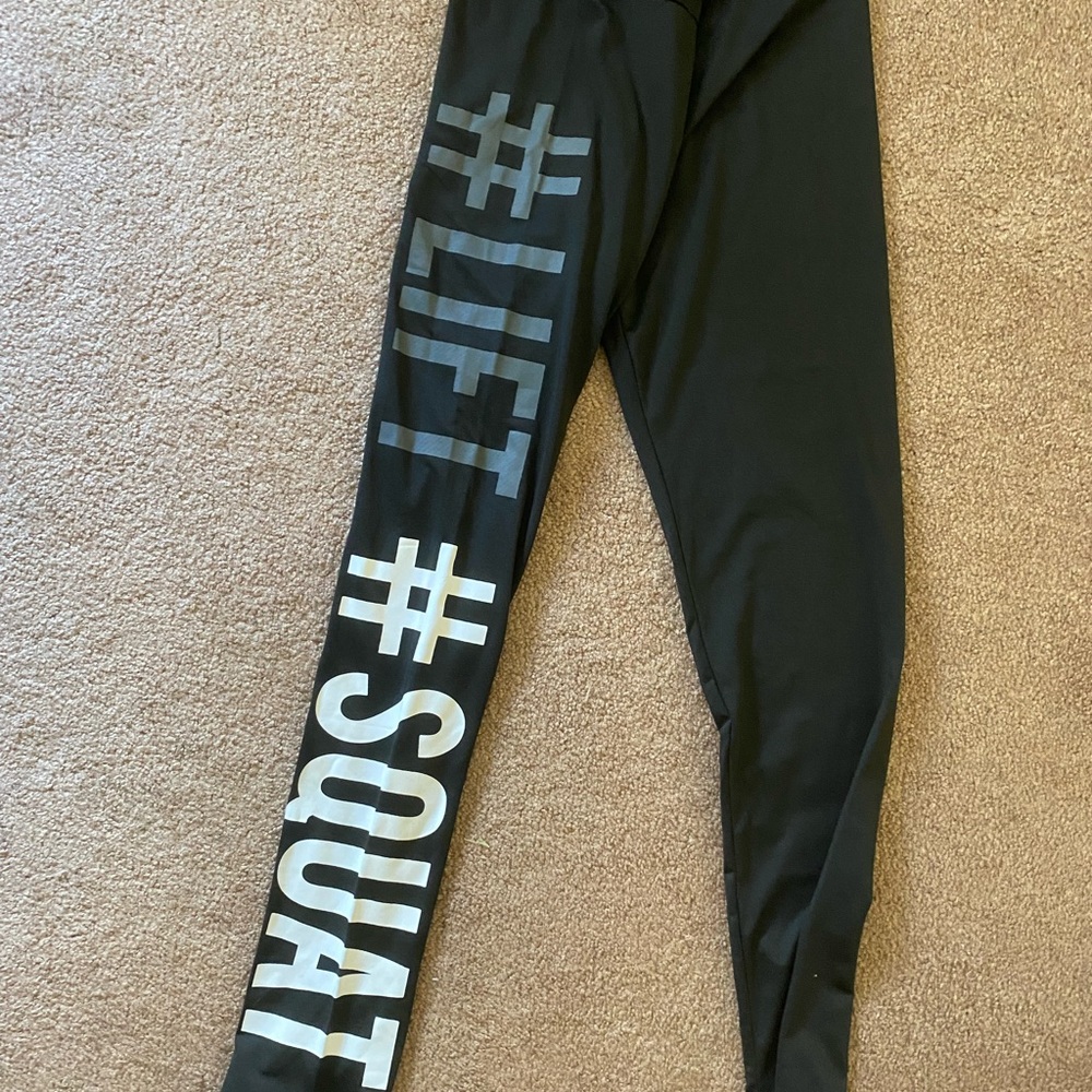 Amazon Squat Black Leggings